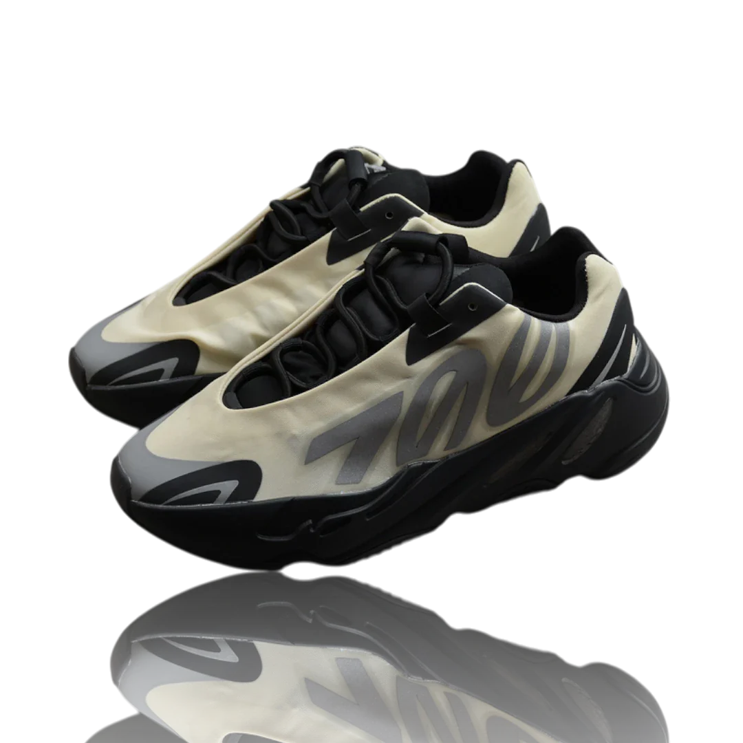 Yzy 700 MNVN 'Bone'