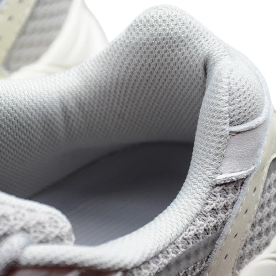 Yzy 700 V2 'Static'
